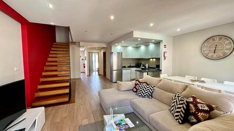 TV and multimedia, Kitchen or kitchenette, Living room