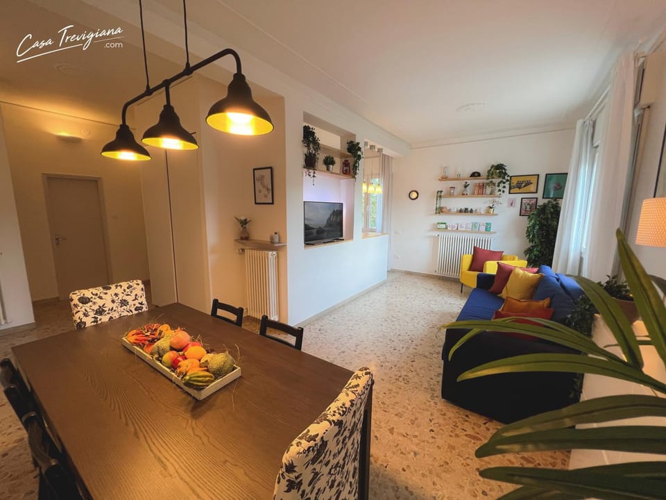 TV and multimedia, Kitchen or kitchenette, Living room, Seating area, Dining area, Evening entertainment