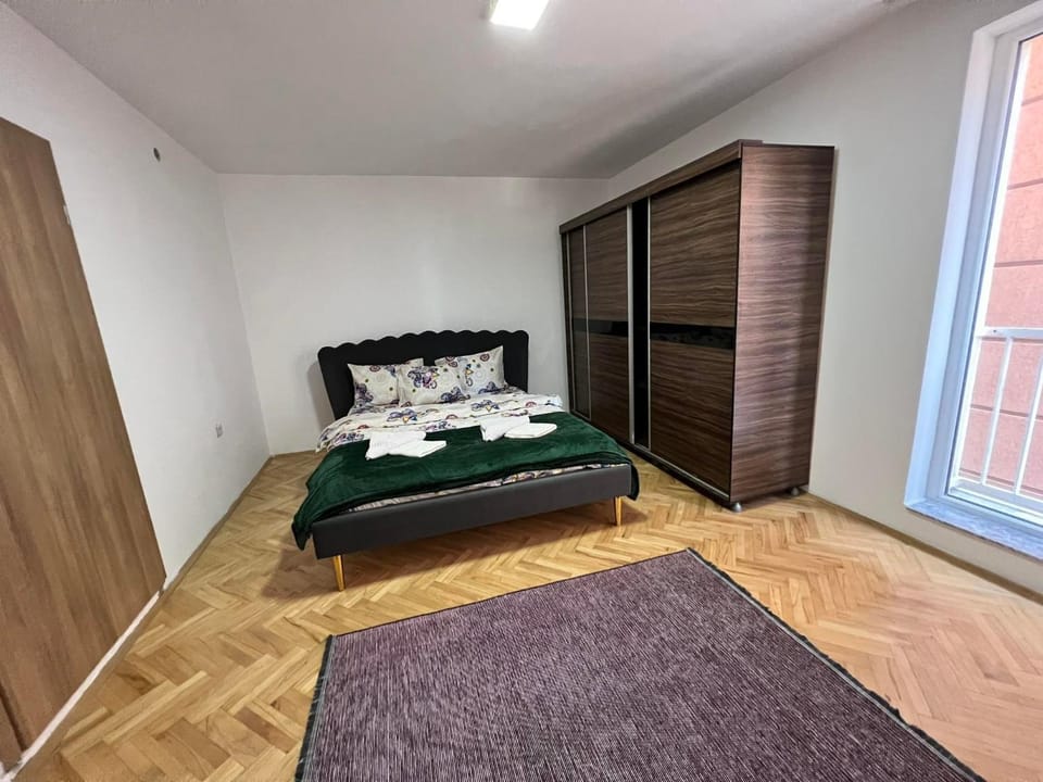 Prishtina Sunny Hill - 2 bedroom's 2 dining rooms Apartment in Serbia