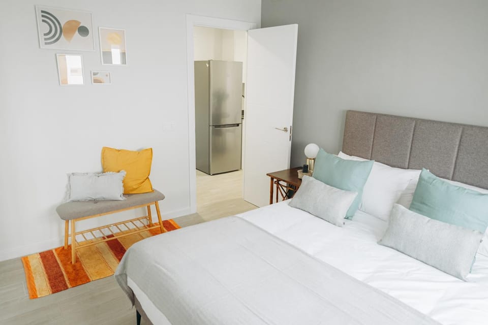 Bed, Photo of the whole room, Bedroom
