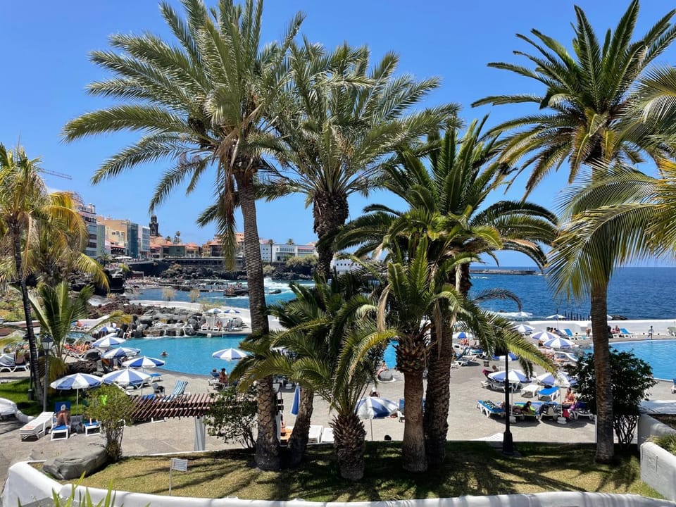 Off site, Neighbourhood, Beach, Sea view, Swimming pool