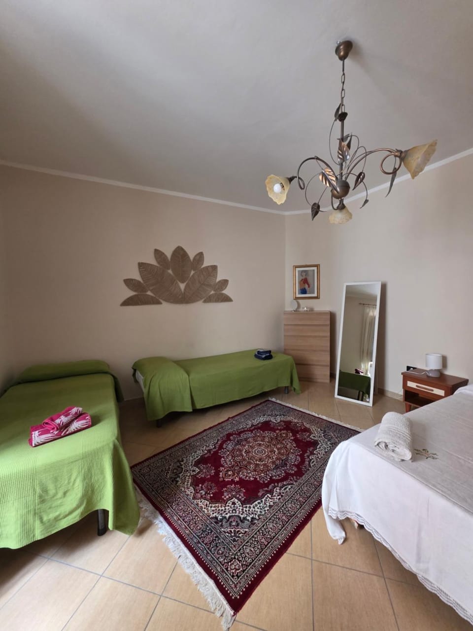 Bed, Photo of the whole room, Decorative detail, Bedroom