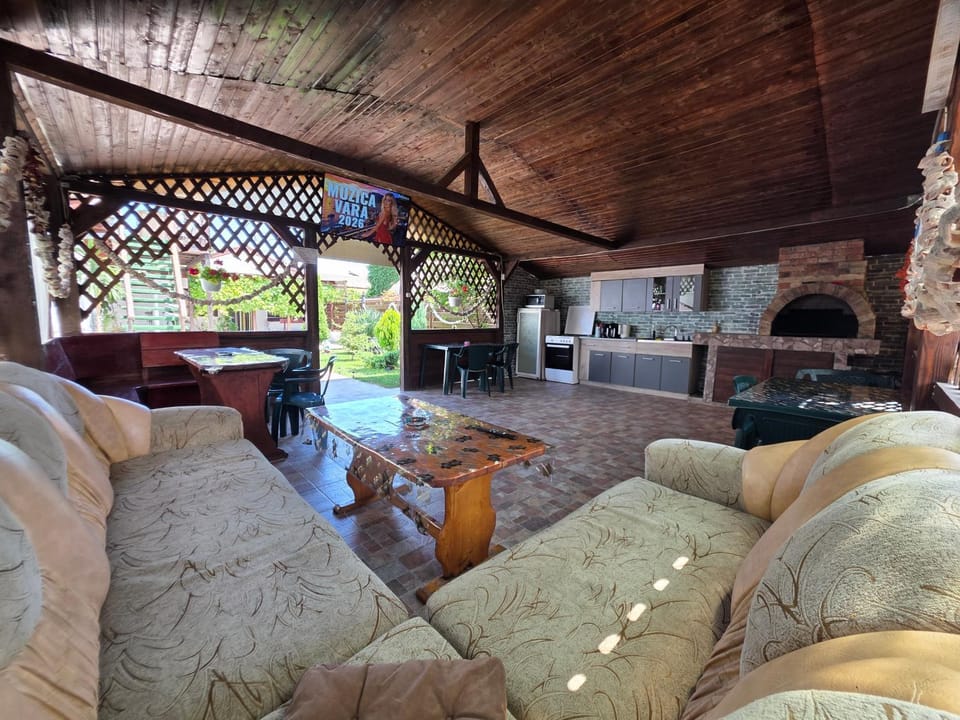 BBQ facilities, Seating area