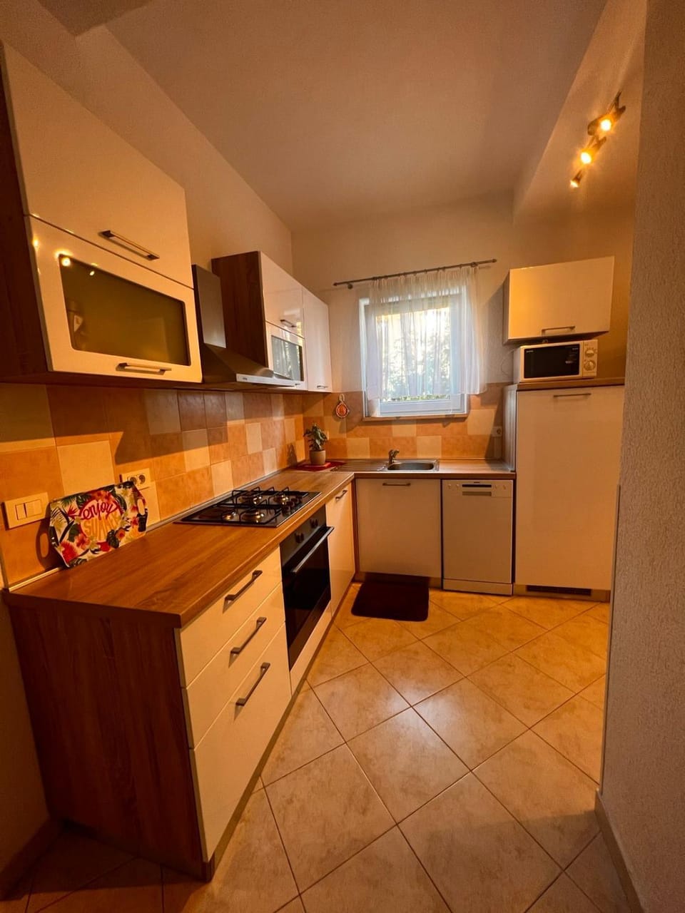 Kitchen or kitchenette, dishwasher, minibar, pet friendly, stove, toaster
