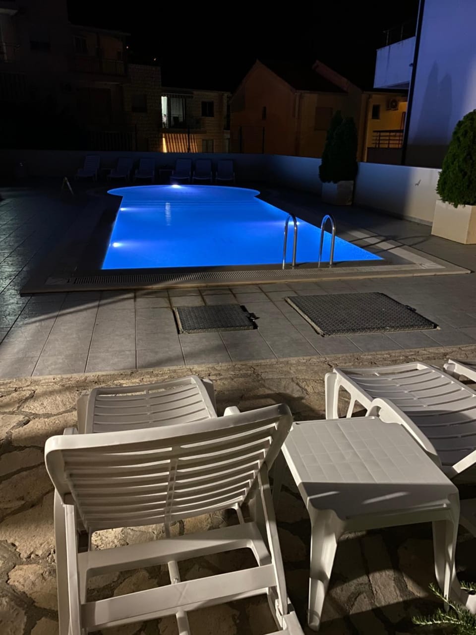 Property building, Swimming pool