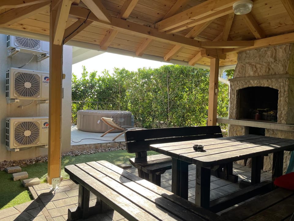 Legacy apartment with privat jacuzzi Apartment in Novalja