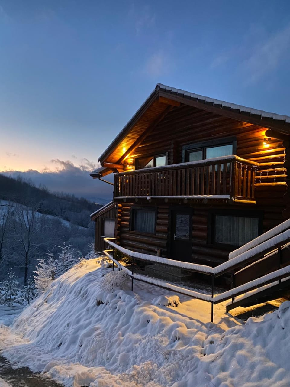 Property building, Natural landscape, Winter