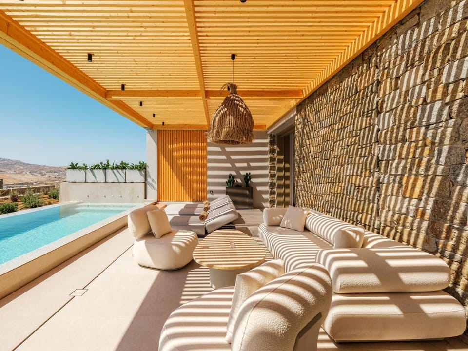 Patio, View (from property/room), Seating area, Pool view, Swimming pool, sunbed