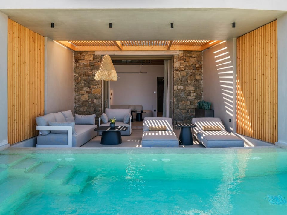 Patio, Pool view, Swimming pool, sunbed