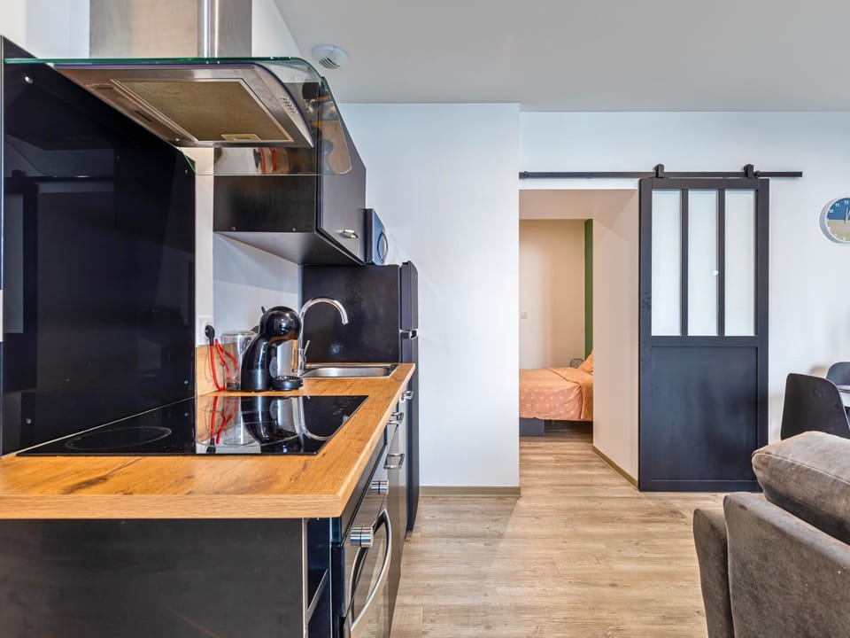LouerAngouleme - Besson Bey I - Idéal couple & pros - 8min en voiture du Festival de la BD - 14min à pied de la gare - 5min à pied du parc de Bourgines - Wifi THD - Netflix Apartment in Angoulême