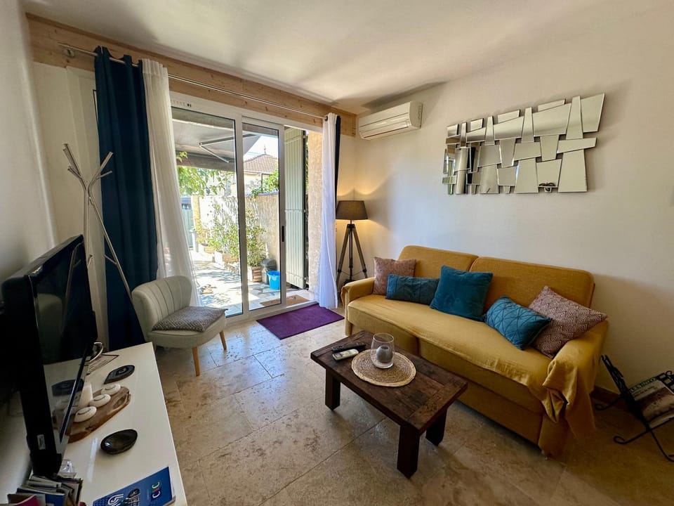 Le petit Versailles House in Arles