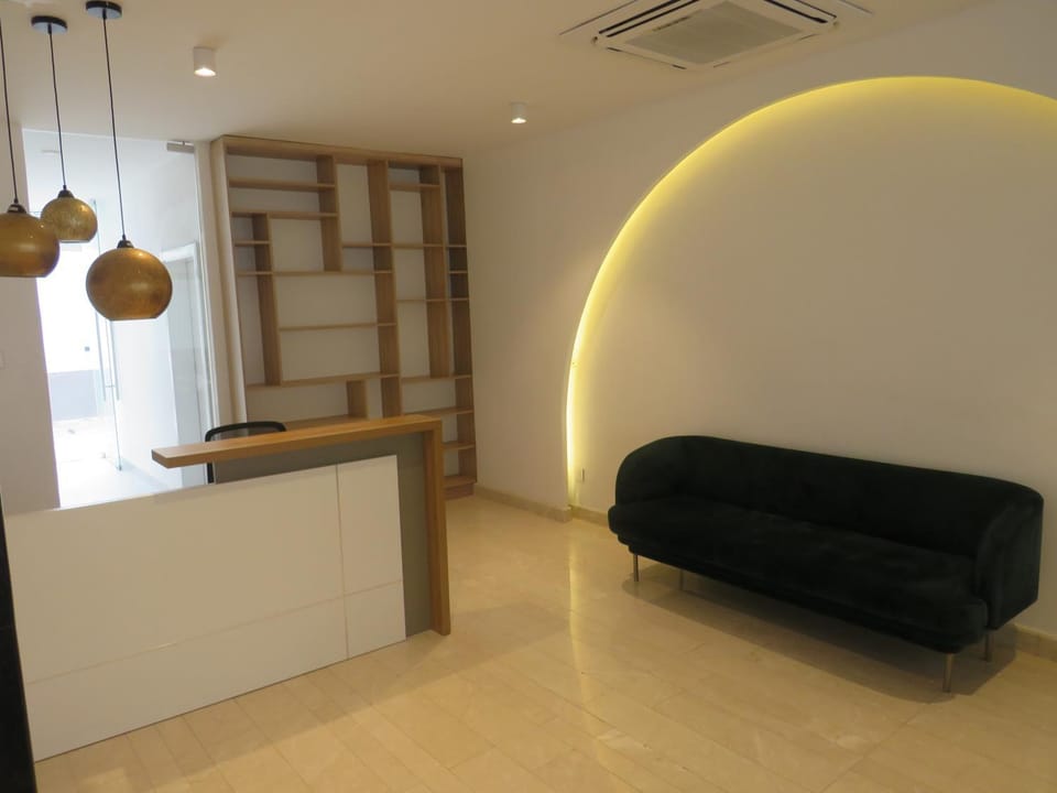 One Bedroom Apartemnt with 2 Bathrooms, Wifi, 247 Security - Airport Residential Apartment in Accra