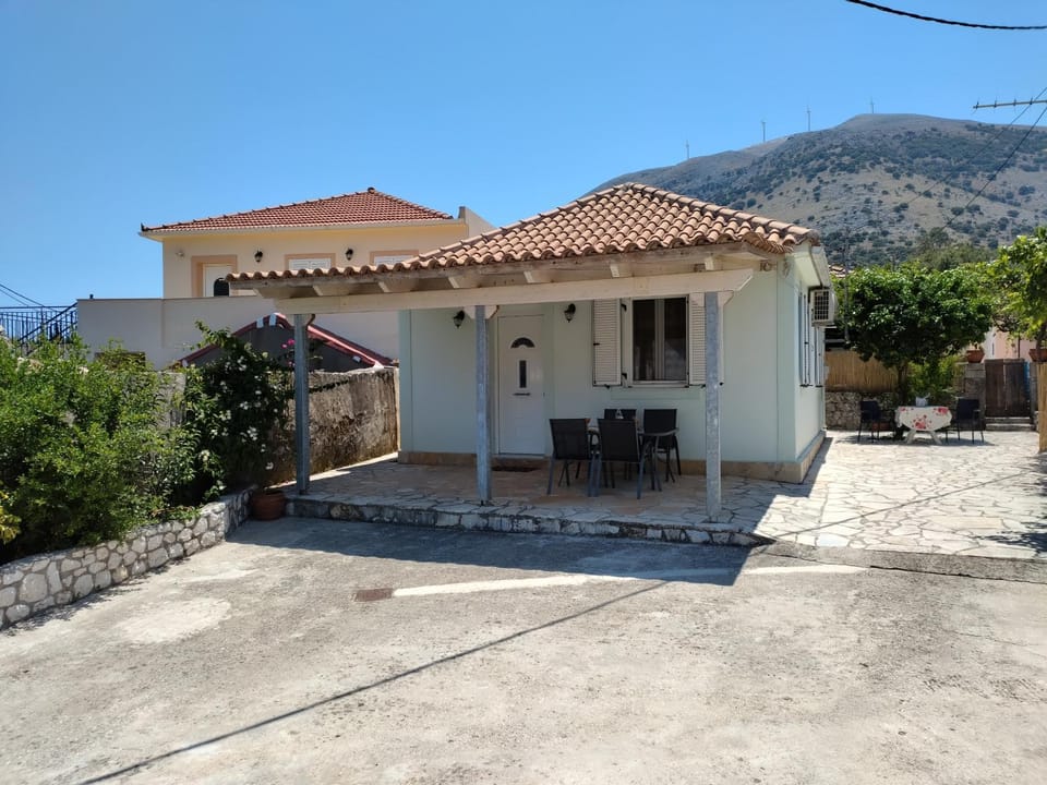 Patio, Facade/entrance