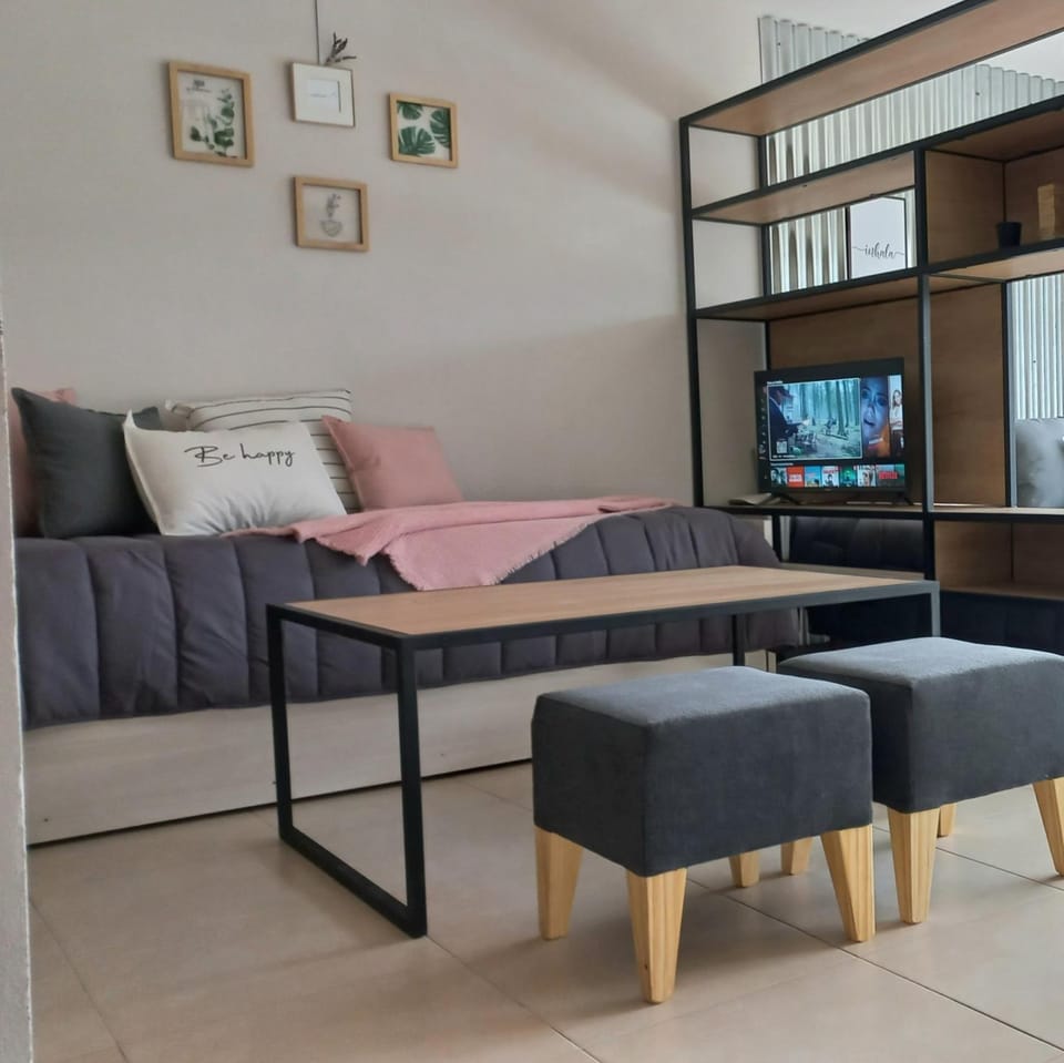 Communal lounge/ TV room, Living room