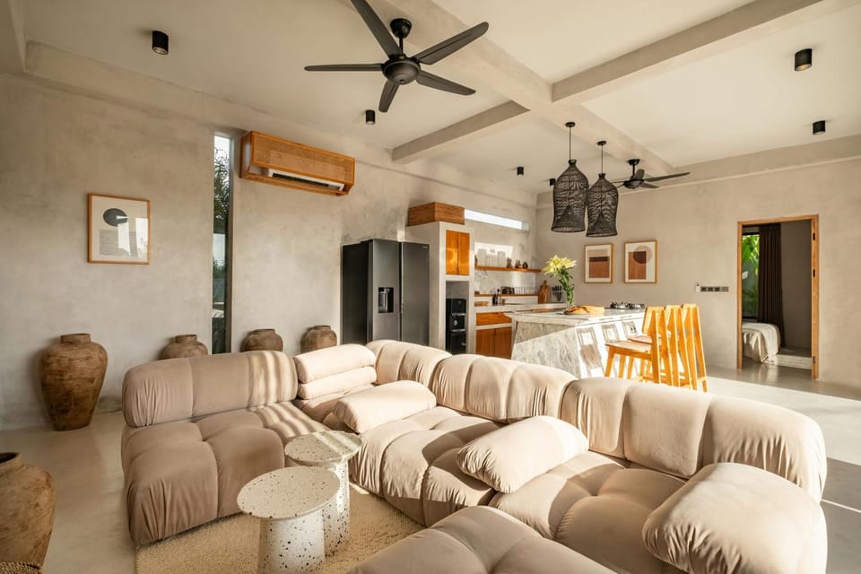 Living room, Seating area, air conditioner