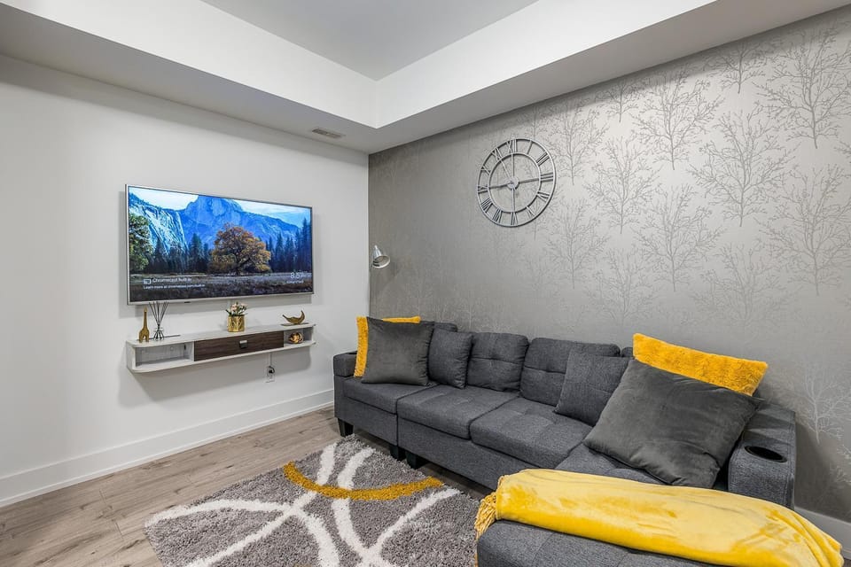 Communal lounge/ TV room, TV and multimedia, Living room, Seating area