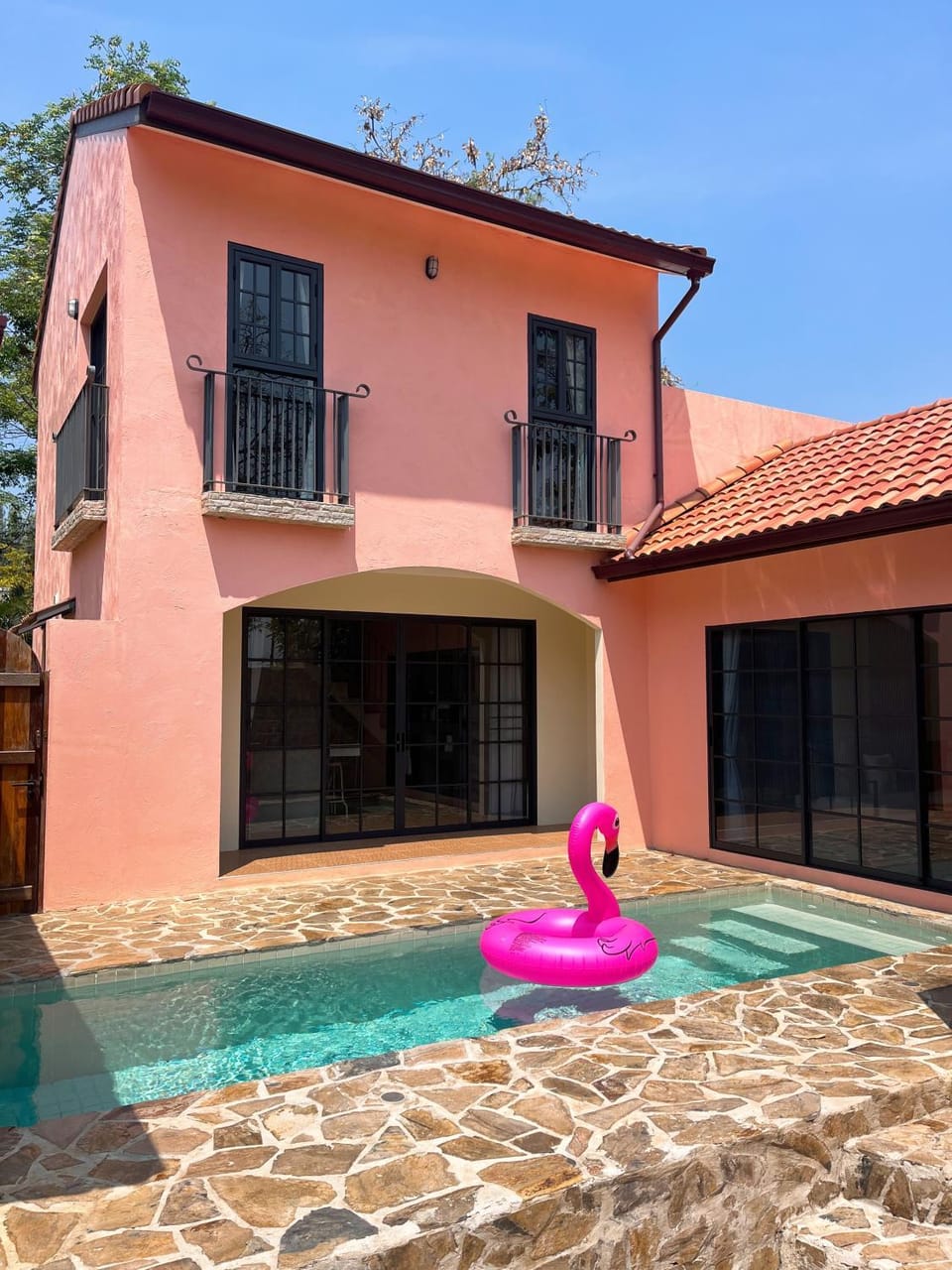 Property building, Swimming pool
