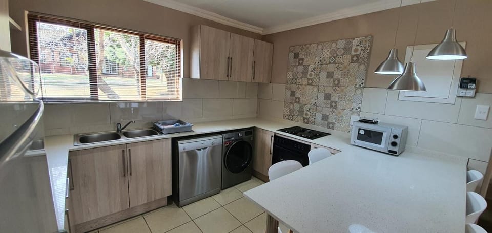 Kitchen or kitchenette, dishwasher, minibar, pet friendly, stove, toaster, washing machine, kitchen
