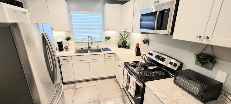 East by the Beaches #2 Apartment in Riviera Beach