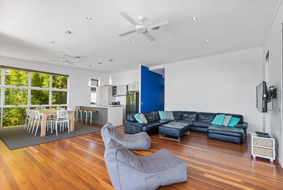 TV and multimedia, Living room, Dining area, kitchen