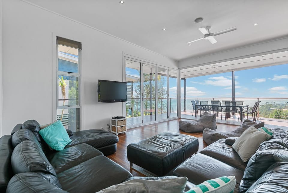 Living room, Sea view