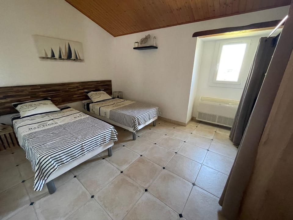 Maison climatisée, 2 gîtes, 2 chambres, 15 hectares, loisirs, animaux acceptés - FR-1-426-520 House in Pays de la Loire