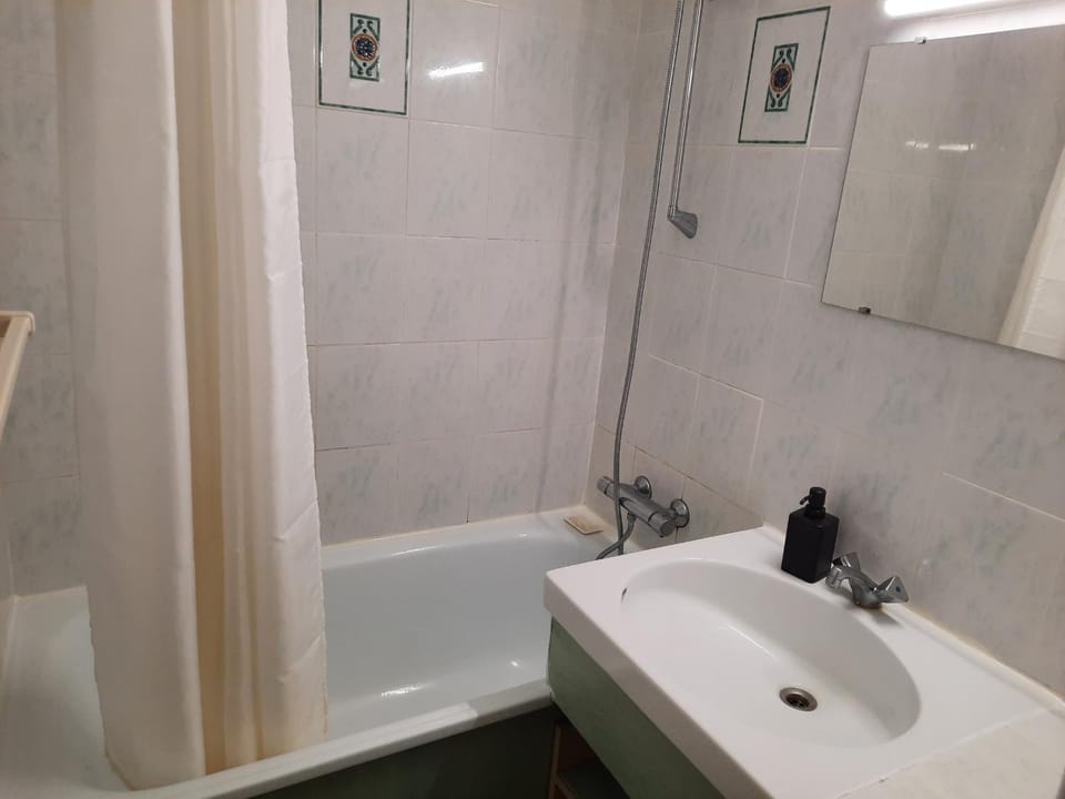 Appartement Lumineux à Seignosse, Proche Plage, Commerces et Activités, Parking, Wifi et Balcon - FR-1-239-813 Apartment in Seignosse