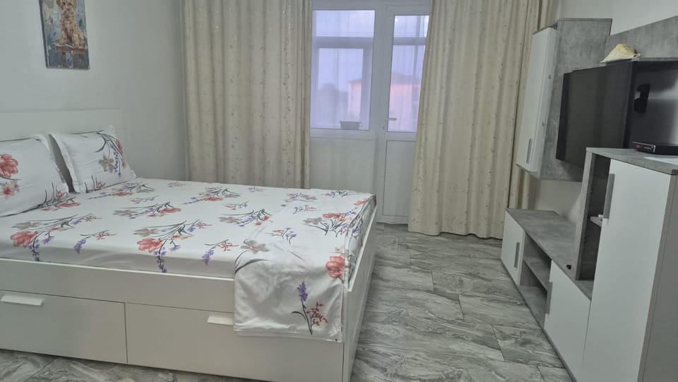 Apartament cu 3 camere central Sulina Apartment in Romania