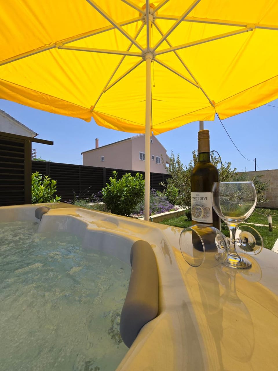 Garden, Hot Tub