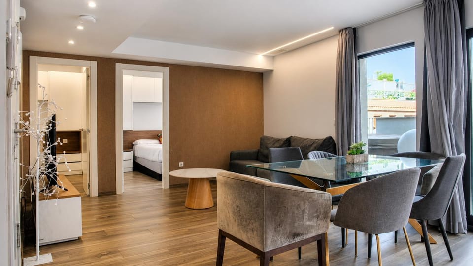Living room, Dining area, Bedroom