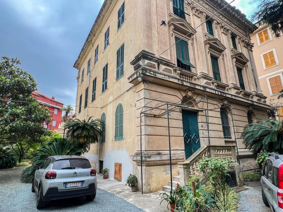 Property building, Facade/entrance