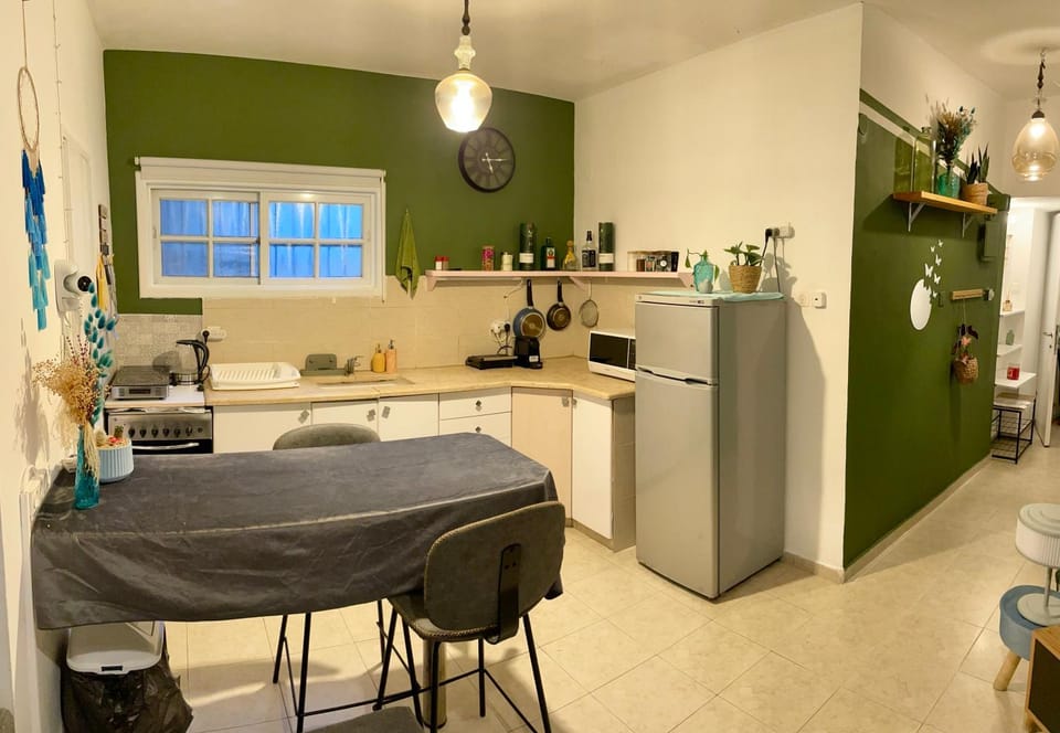 Dining area, kitchen