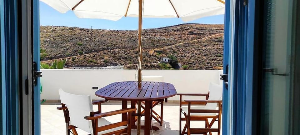 Patio, Day, Natural landscape, View (from property/room), Balcony/Terrace, Dining area, Mountain view