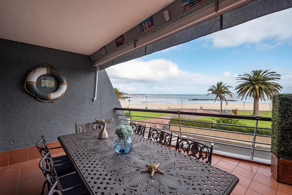 Patio, Day, Natural landscape, View (from property/room), Balcony/Terrace, Seating area, Sea view
