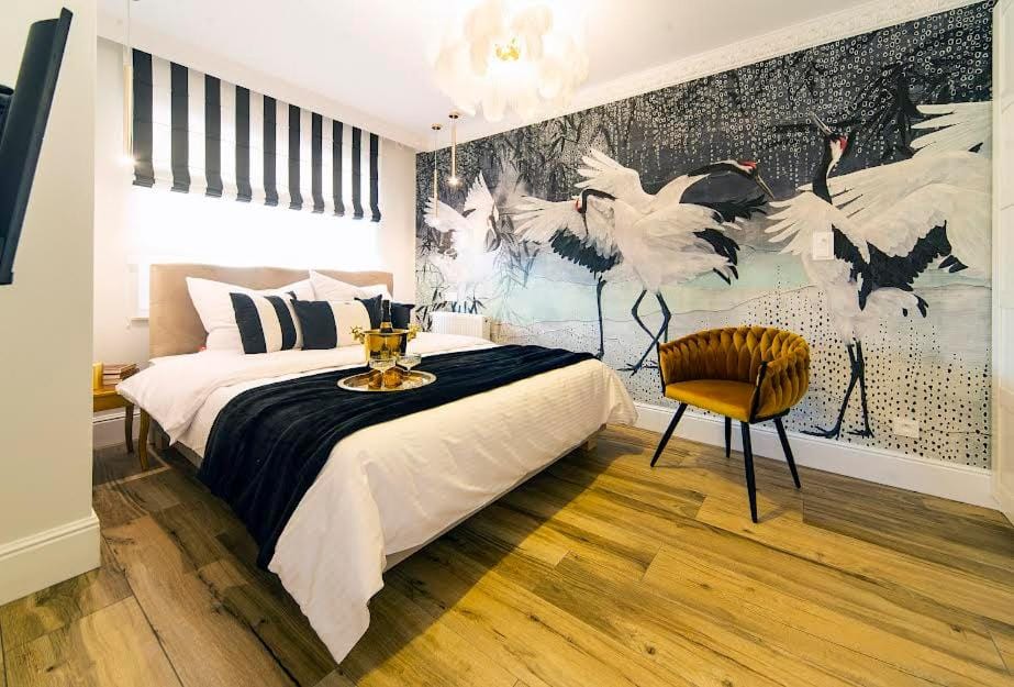 Bed, Photo of the whole room, Decorative detail, Bedroom