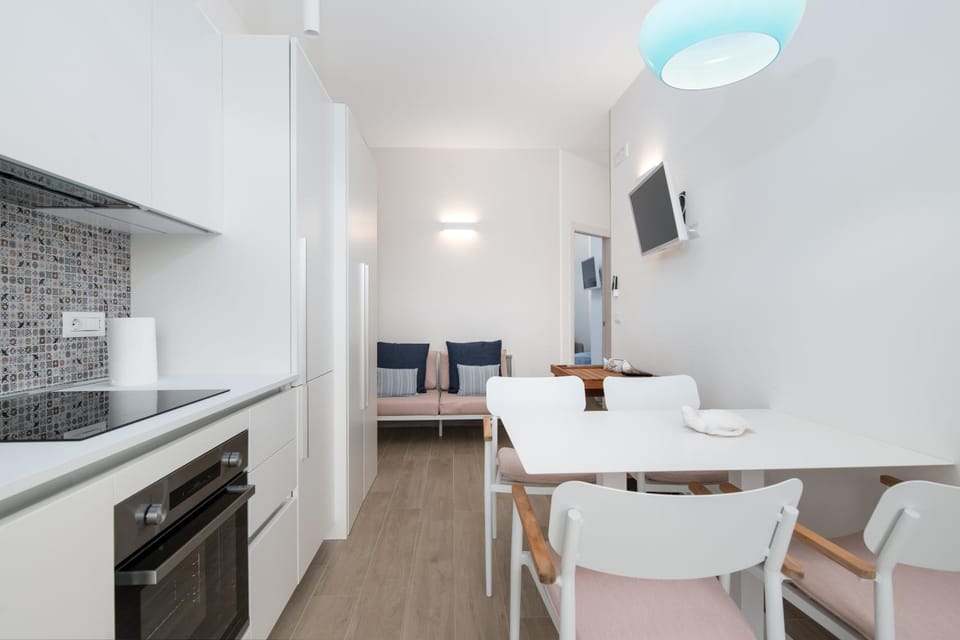 TV and multimedia, Kitchen or kitchenette, Living room, Seating area, Dining area, pet friendly, stove