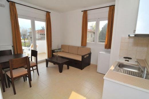 Kitchen or kitchenette, Seating area, Dining area