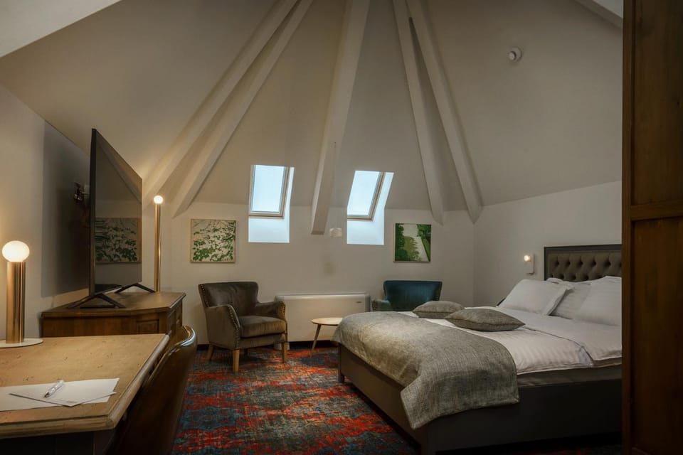 Photo of the whole room