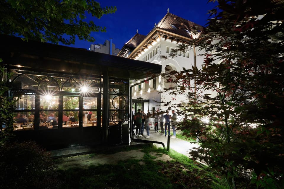 Property building, Restaurant/places to eat, Garden