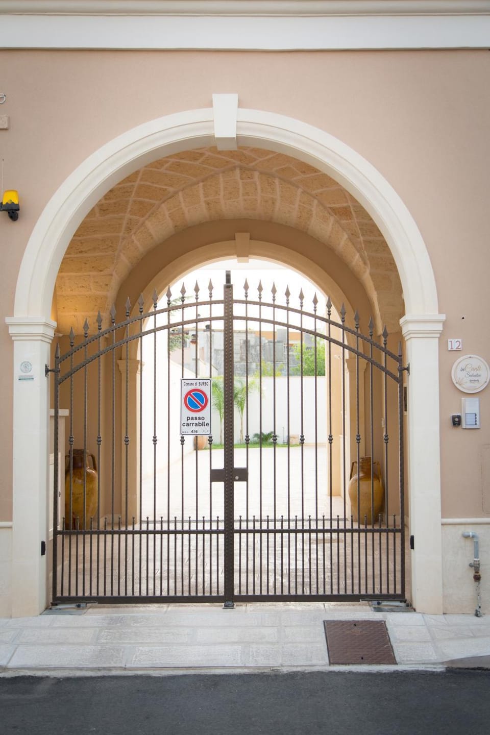 Facade/entrance