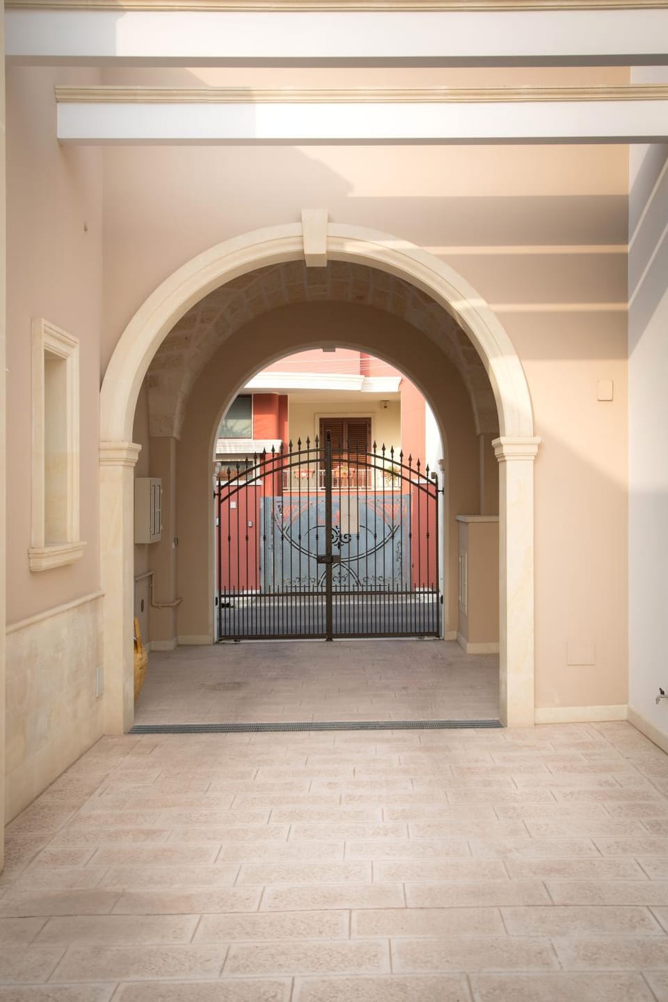 Facade/entrance