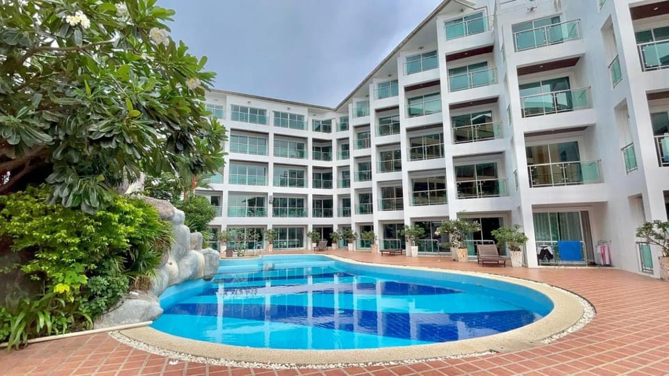 Property building, Pool view