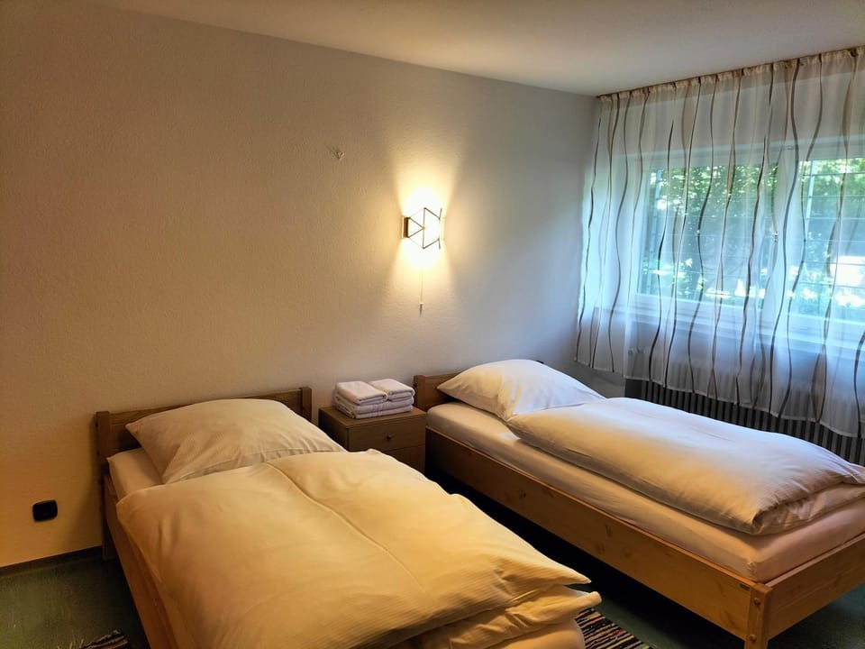 Monteurenwohnung im Untergeschoss mit Tageslicht Apartment in Baden-Württemberg