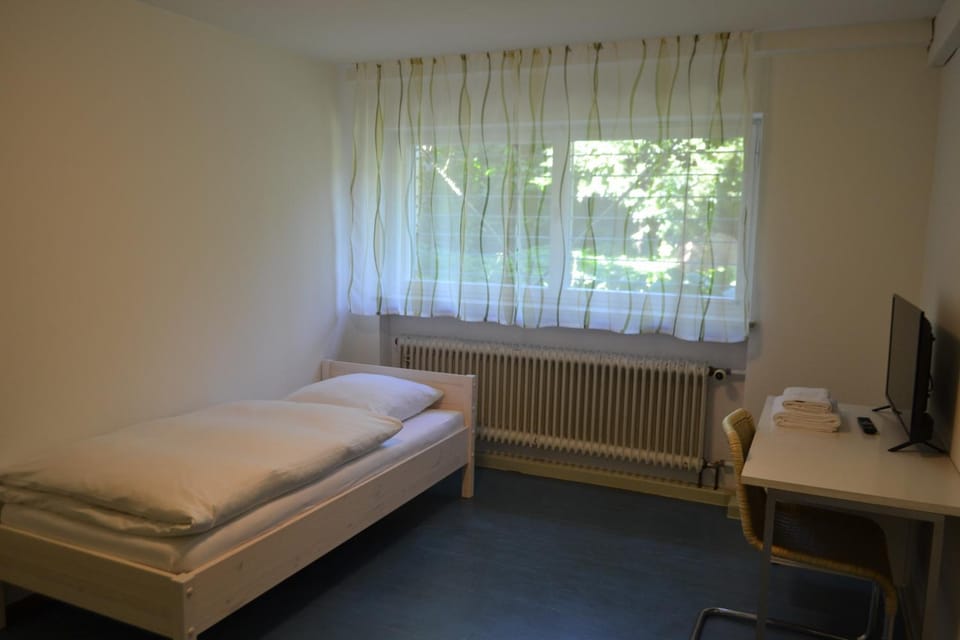 Monteurenwohnung im Untergeschoss mit Tageslicht Apartment in Baden-Württemberg
