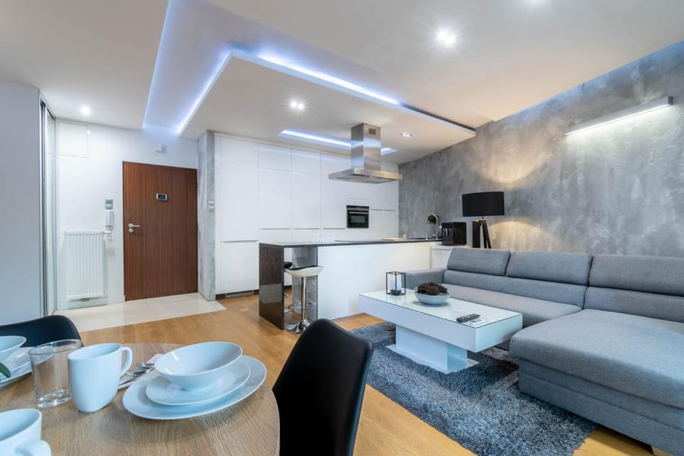 Kitchen or kitchenette, Living room, Seating area, Dining area