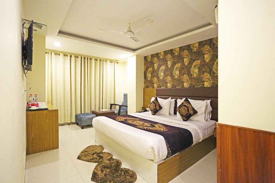 Bed, TV and multimedia, Photo of the whole room, Bedroom, air conditioner
