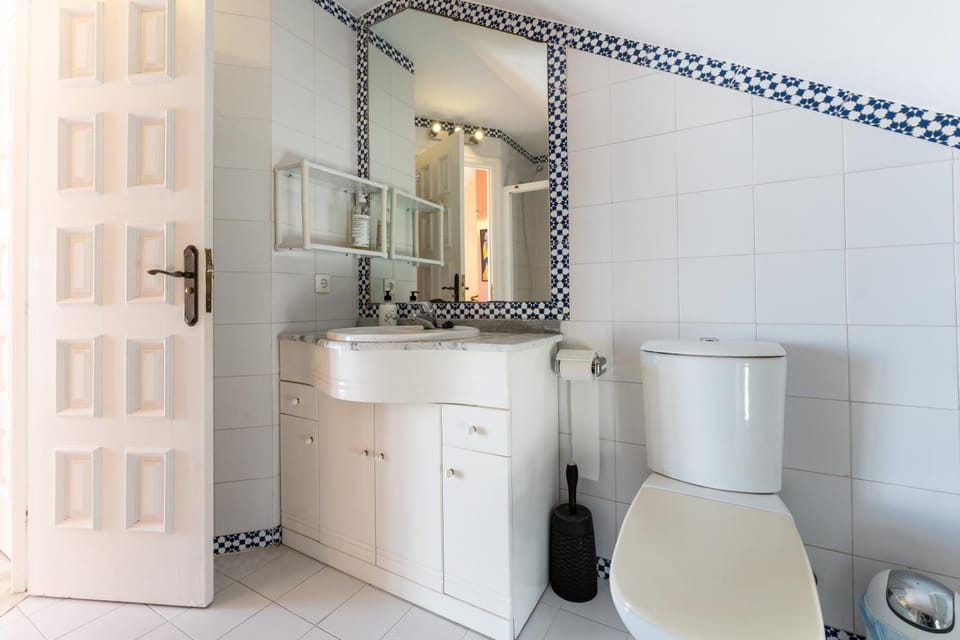 Bathroom, Living room