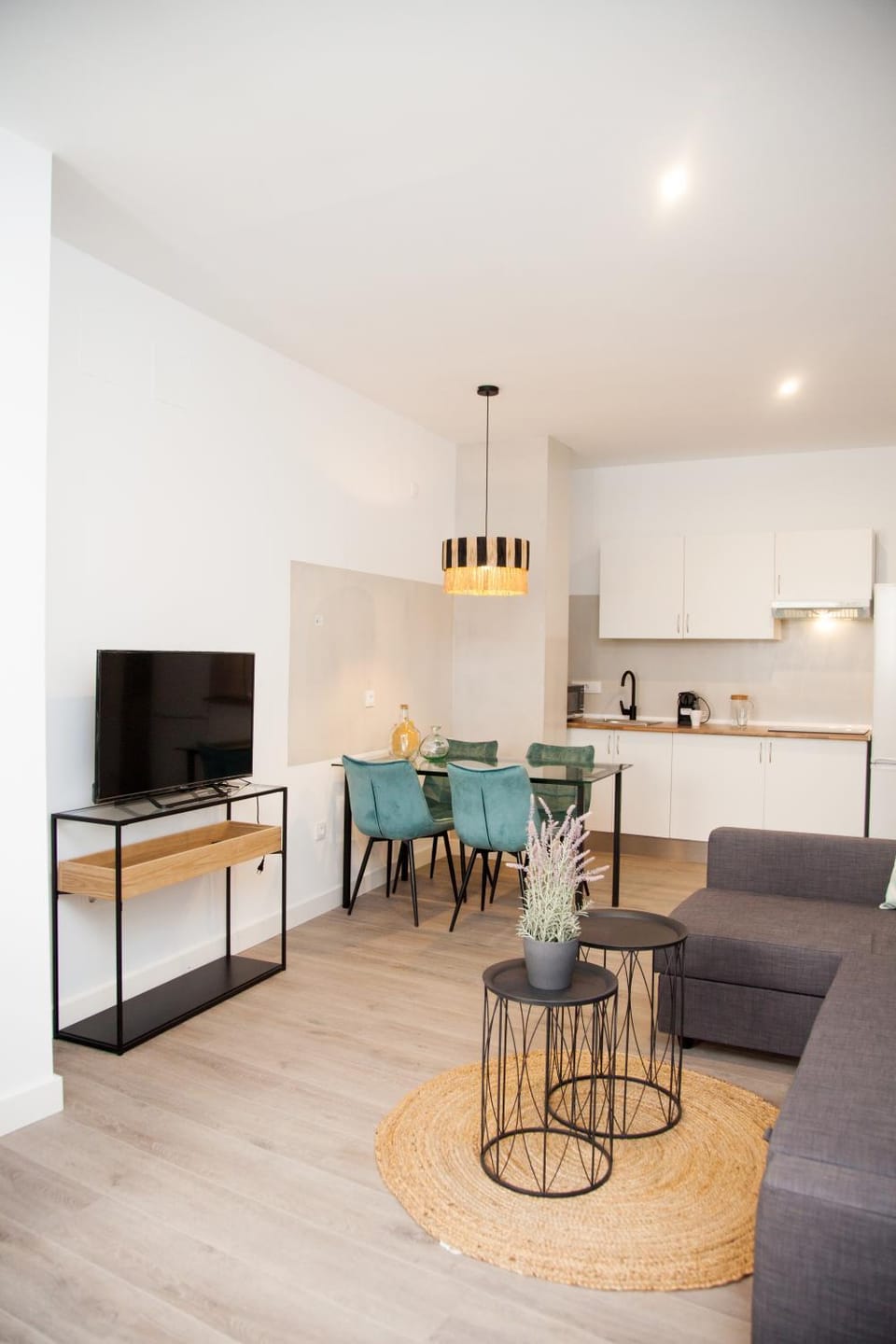 Communal lounge/ TV room, TV and multimedia, Kitchen or kitchenette, Living room, Seating area, Dining area, Evening entertainment, minibar