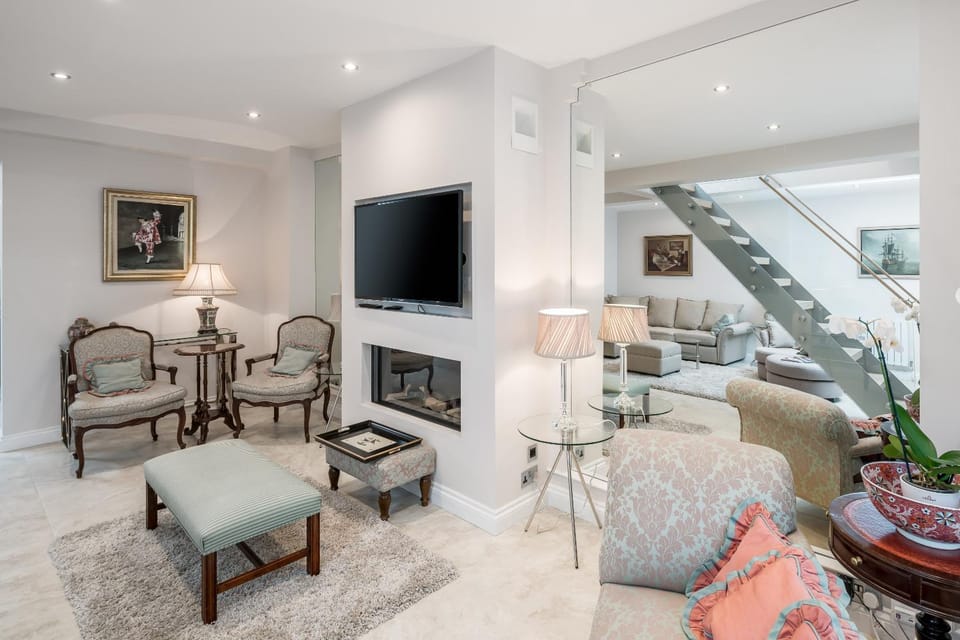 TV and multimedia, Living room, Seating area