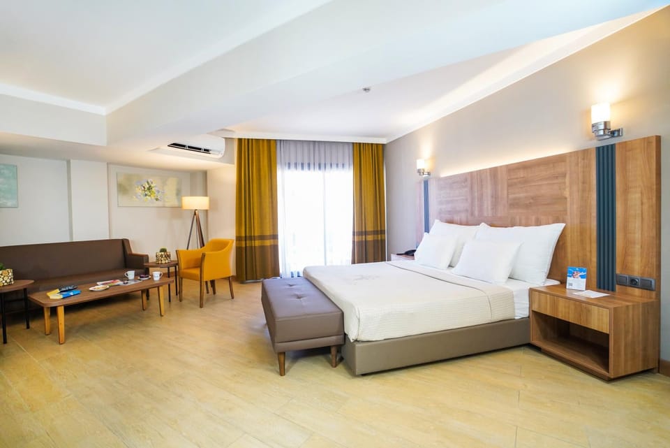 Bed, View (from property/room), Seating area, Bedroom